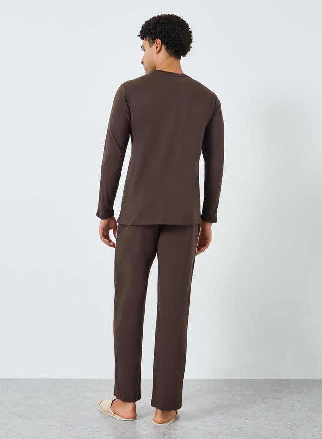 ستايلي طقم بيجاما من بنطال وتيشيرت سادة بأكمام طويلة - Image 5